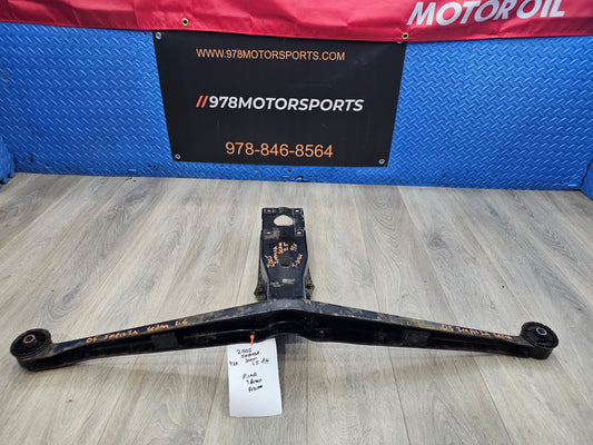 2004-2005 Subaru impreza RS 2.5  rear differential outrigger frame 41310FE040 image 0