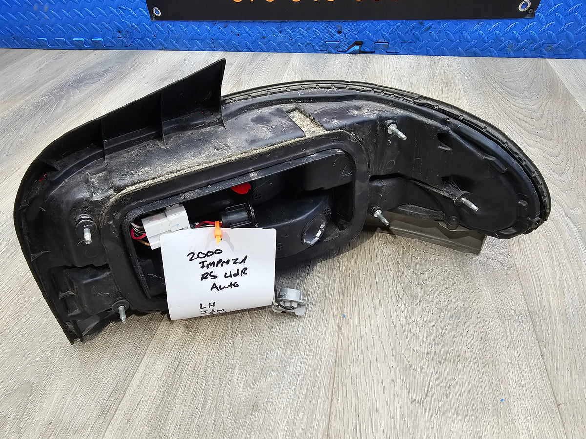 2000-2001 Subaru impreza rs sedan 2.5 left jdm tail light  image 7