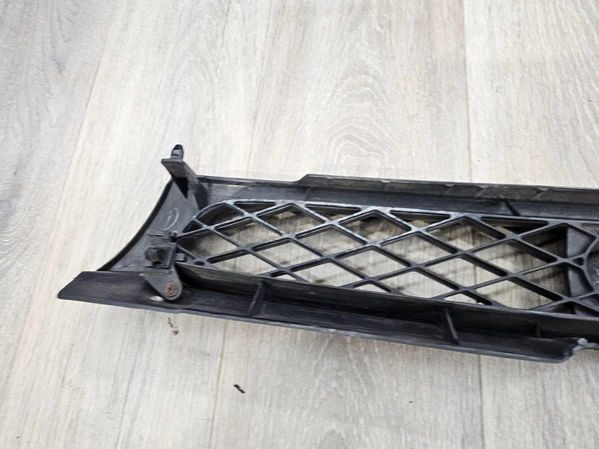 2000-2001 Subaru impreza rs sedan 2.5 grille 91065FA050NN image 9
