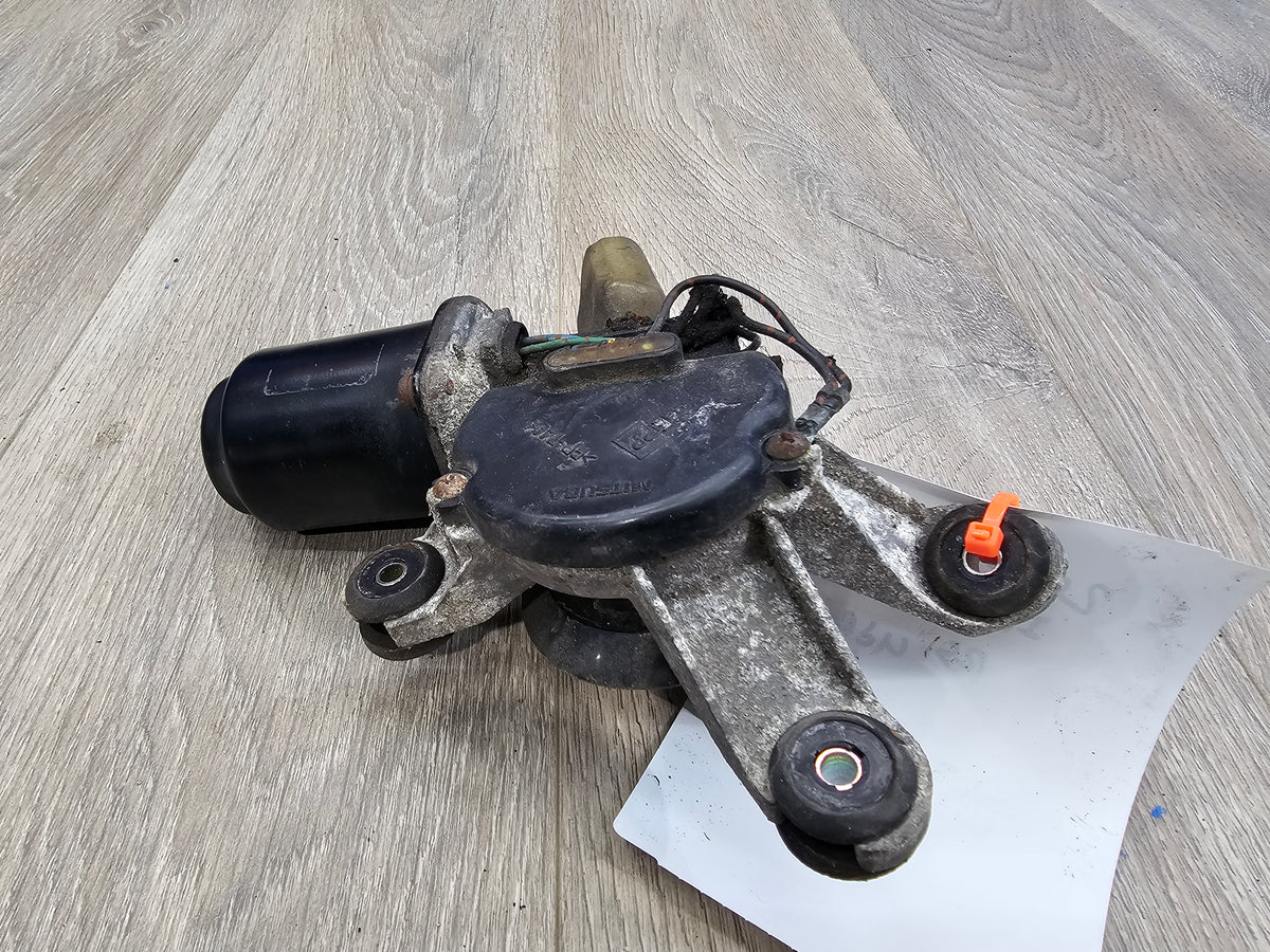 2000-2001 Subaru impreza rs sedan 2.5 windshield wiper motor 86511FC020 image 4