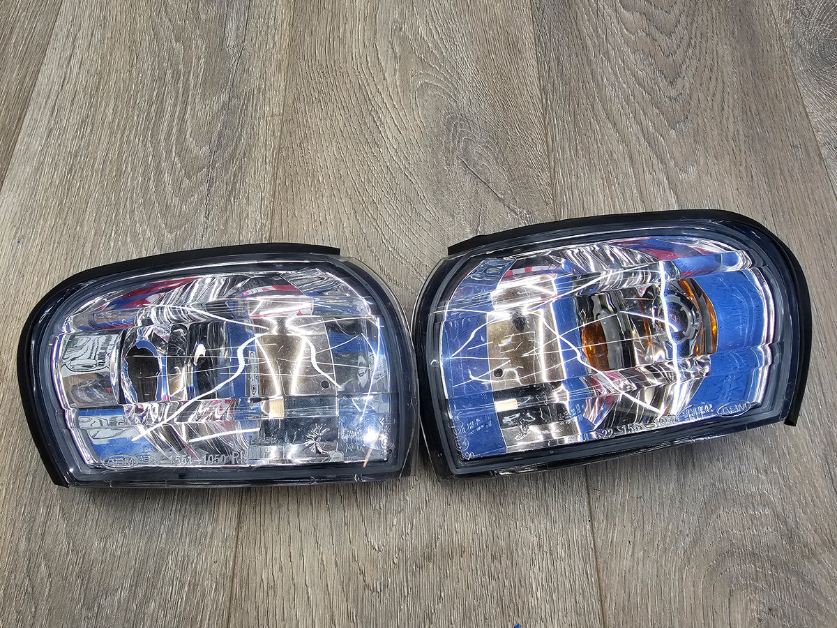 2000-2001 Subaru impreza rs sedan 2.5 corner light pair  image 4