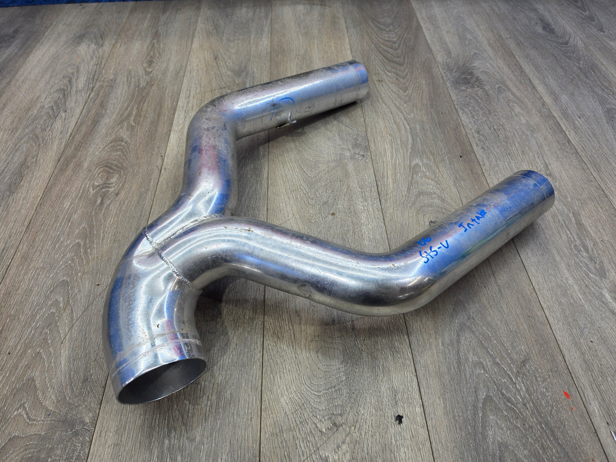 Cadillac sts-v intake pipe