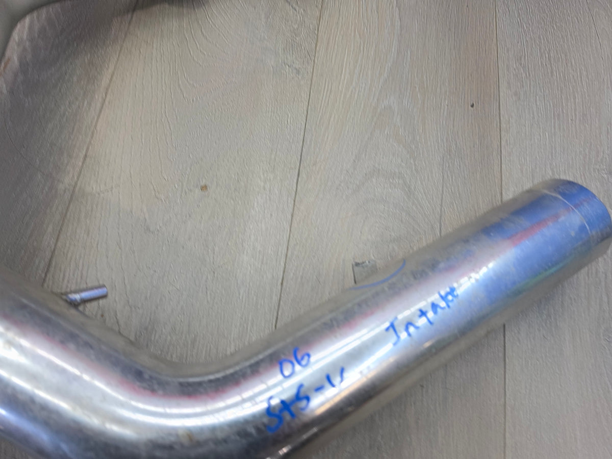 Cadillac sts-v intake pipe