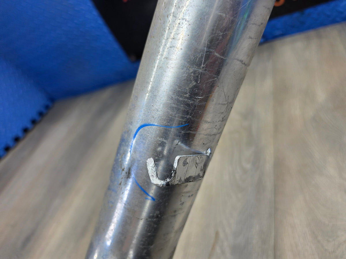 Cadillac sts-v intake pipe