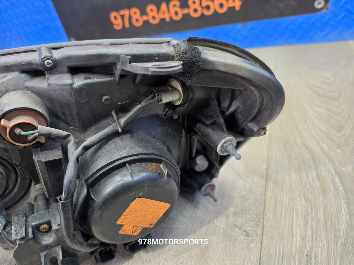 2005 subaru wrx sti right passenger hid headlight
