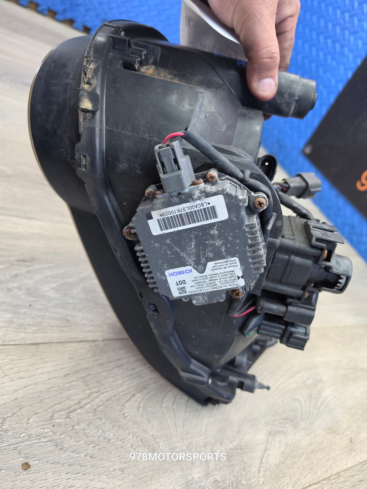 2005 subaru wrx sti right passenger hid headlight