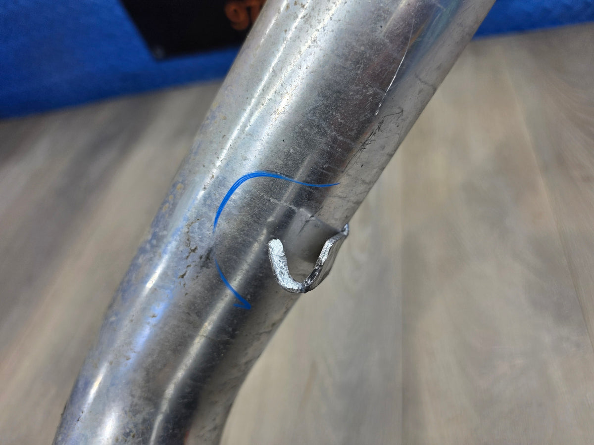 Cadillac sts-v intake pipe